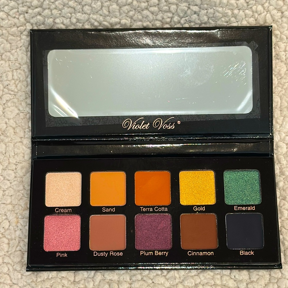 Violet Voss essentials eye shadow palette